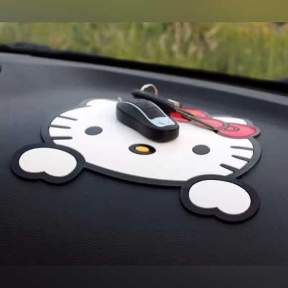 Hello Kitty Car Dashboard Mat - Picture 3 of 5